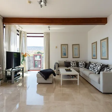 The In Has 4 Bedrooms Mogan