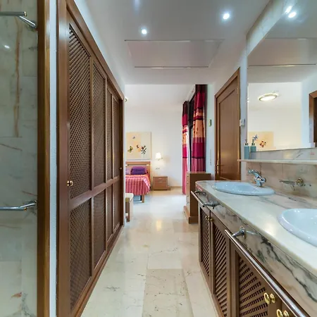The In Has 4 Bedrooms Chalet